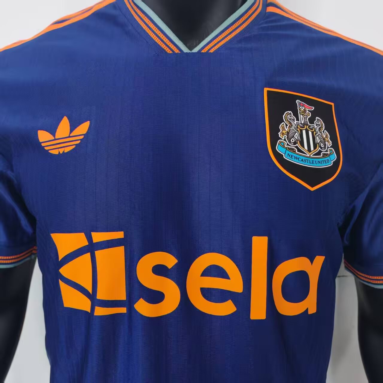 2526款新款纽卡斯尔联短袖足球服球员版比赛运动队服球衫主场球衣